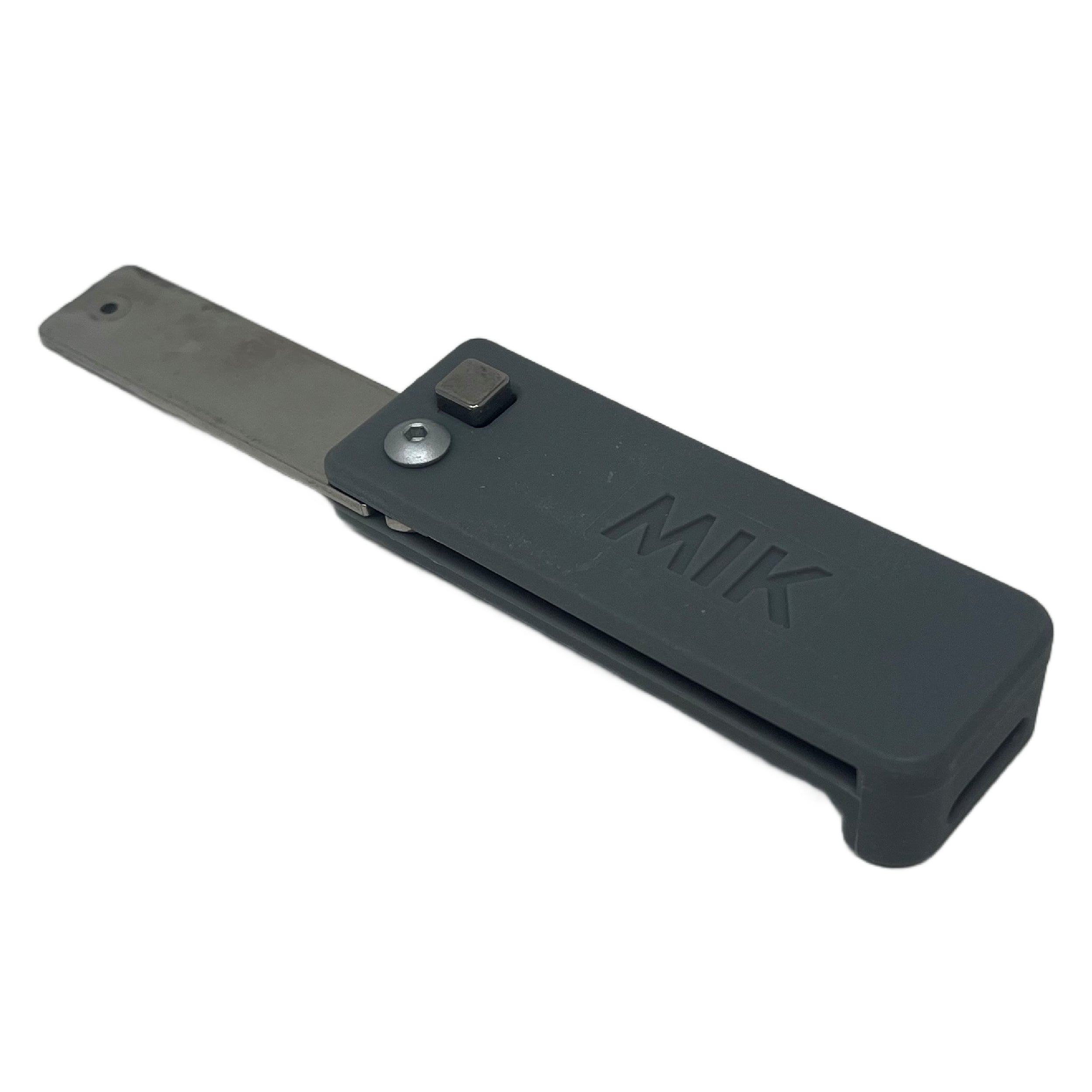 7083.jpg MIK Stick - Image 1